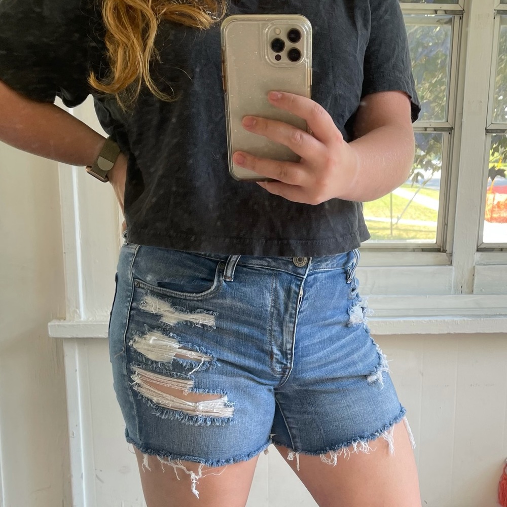 AMERICAN EAGLE DENIM SHORTS